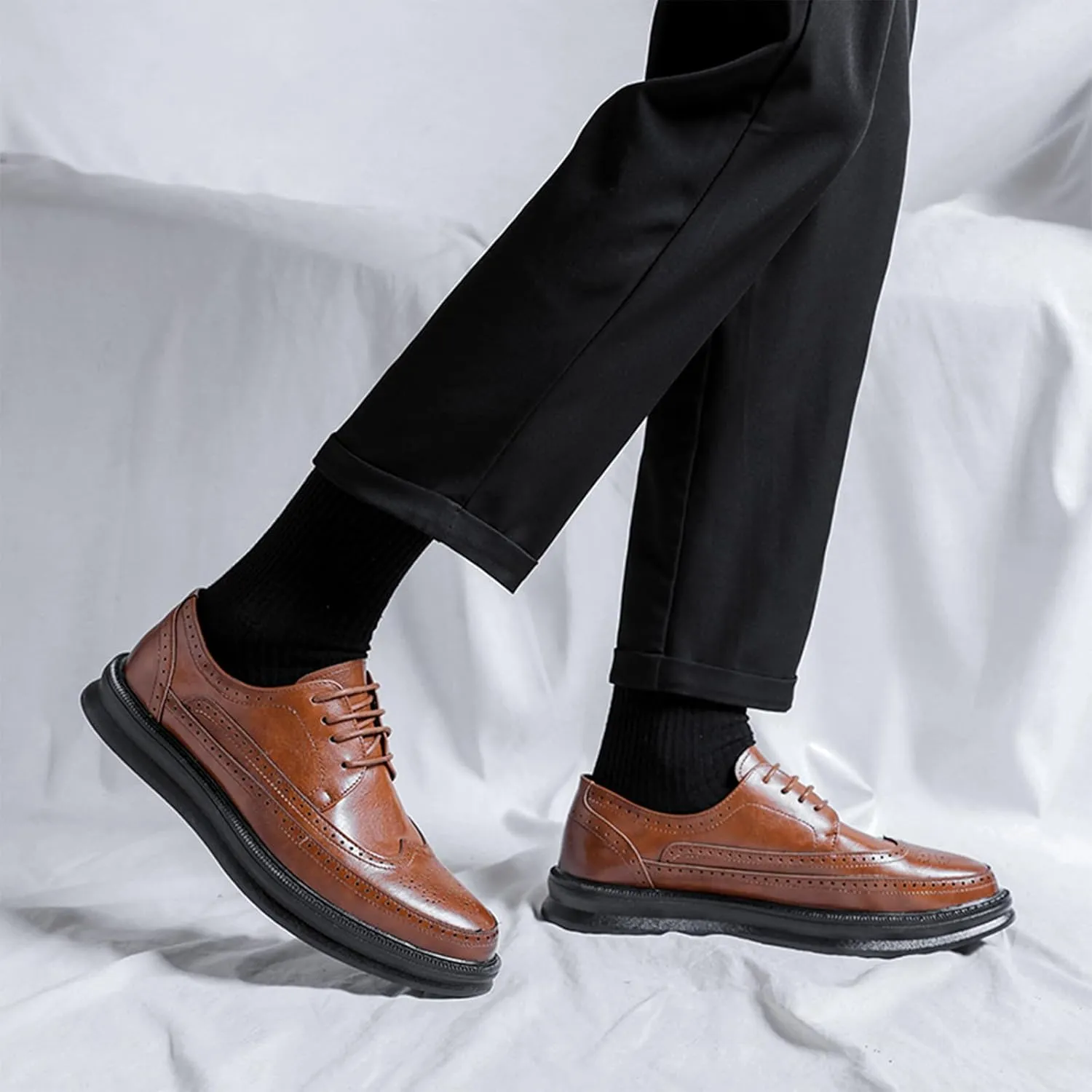 Men's Leather Brogue Wingtip Oxford Sneakers Classic Lace-Up Perforated Low Top Derby Shoes Casual Office Work Formal Dress Shoes