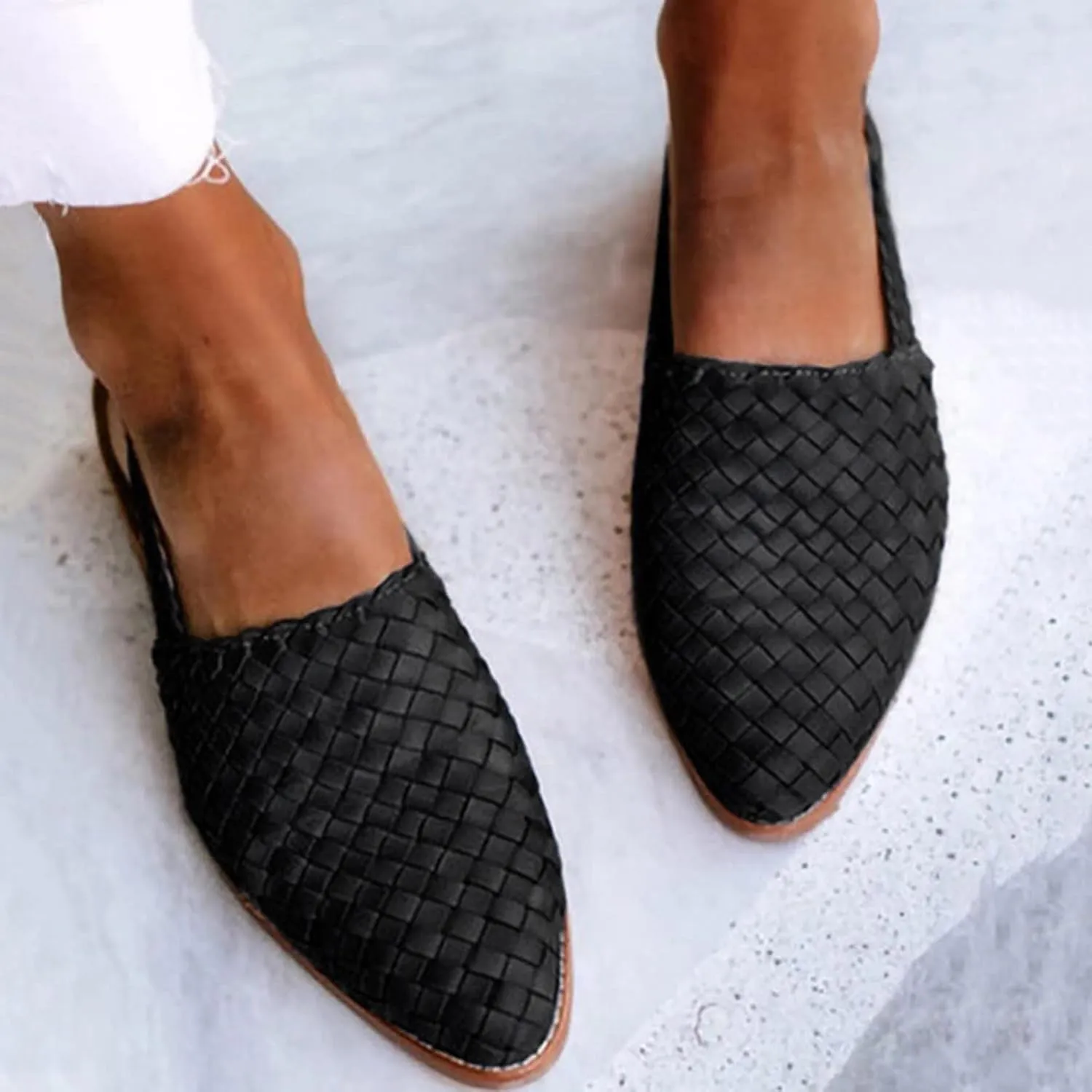 Pointed Toe Sandal for Women Fashion Weave Strap Buckle Baotou Closed Toe Low Heel Sandalias Solid Color Comfortable Casual Stacked Heel Shoes