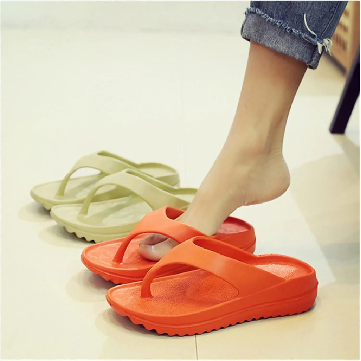 Slippers Bathroom Fashion Personality Flip Flops Women Summer Fashion Outdoor Thick Bottom Simple Korean Version of Sandals Clip Feet Outerwear Beach Shoes Woman Sandals Shower