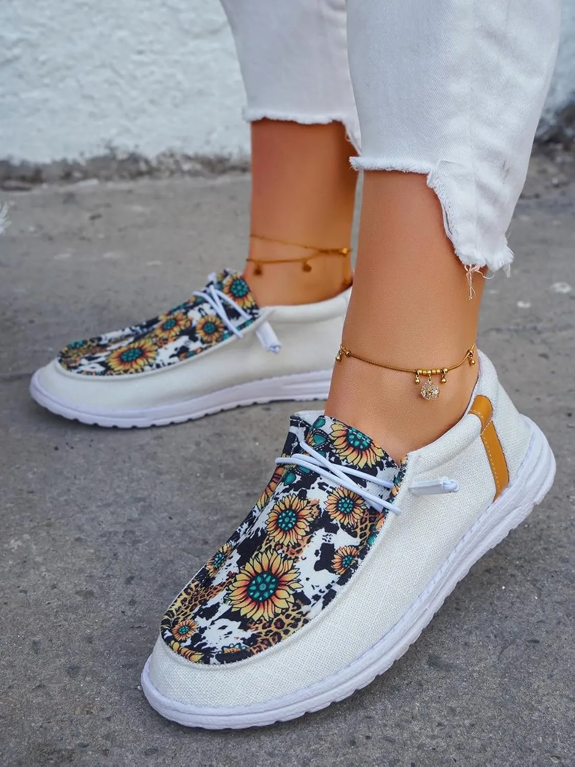 Unisex Chic Sunflower Pattern Upper Canvas Loafers Elastic Lace-up Closure Slip-on Sneakers Comfort Walking Boat Shoes Lightweight Breathable Sports Shoes for Women/Men Adults/Teenagers, White/Black