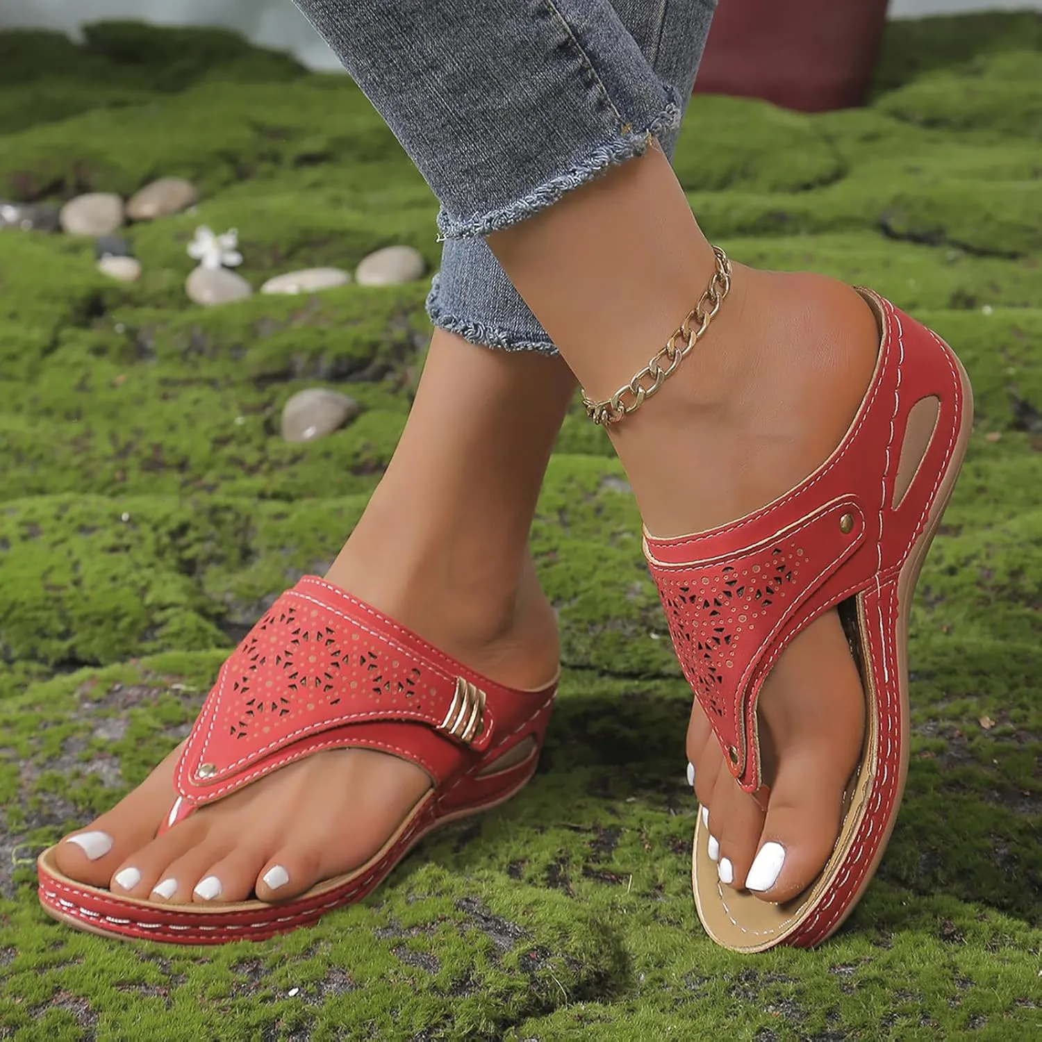 Work Sandals for Women 2025 Solid Color Leather Hollowed Out Carved Slippers Toe Clip Thick Sole Sandal for Ladies