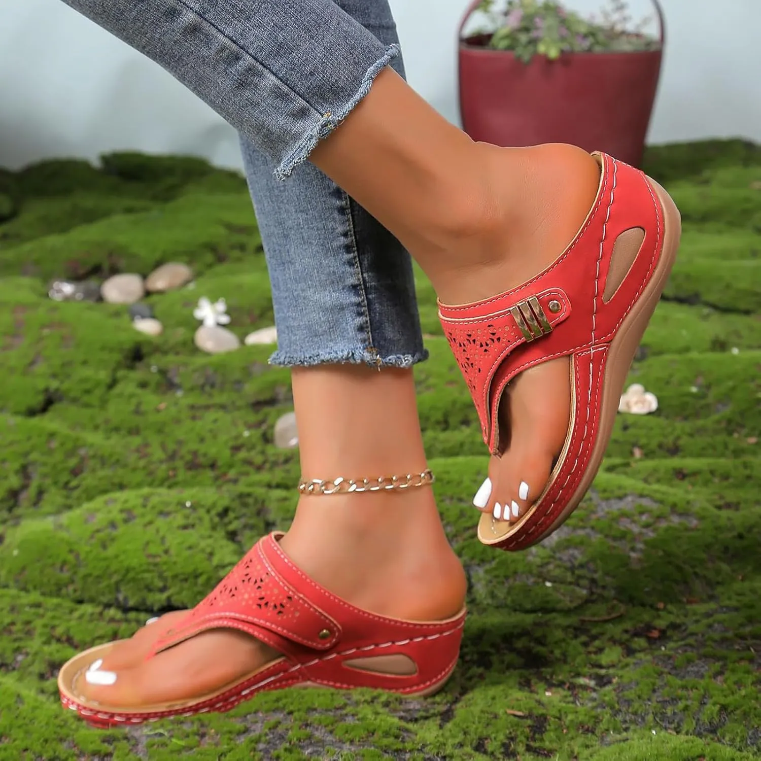 Work Sandals for Women 2025 Solid Color Leather Hollowed Out Carved Slippers Toe Clip Thick Sole Sandal for Ladies