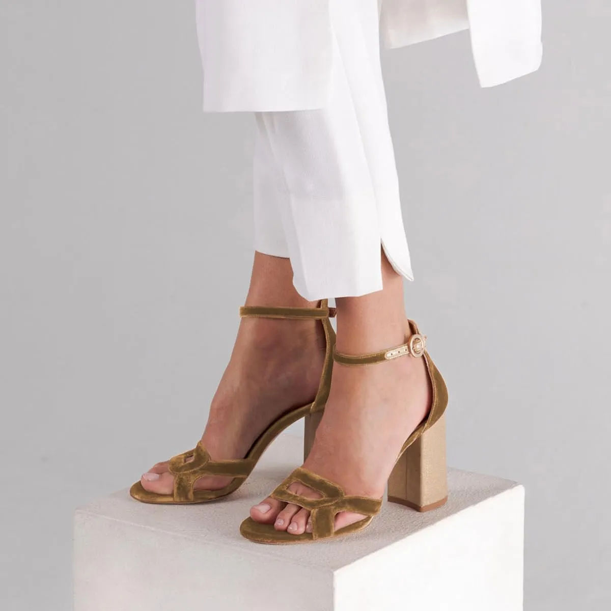 YDN Women's Chunky High Heel Soft Velvet Sandals Open Toe Buckled Strap Pumps Comfy Cocktail Dress Club Shoes Size 4-16 US